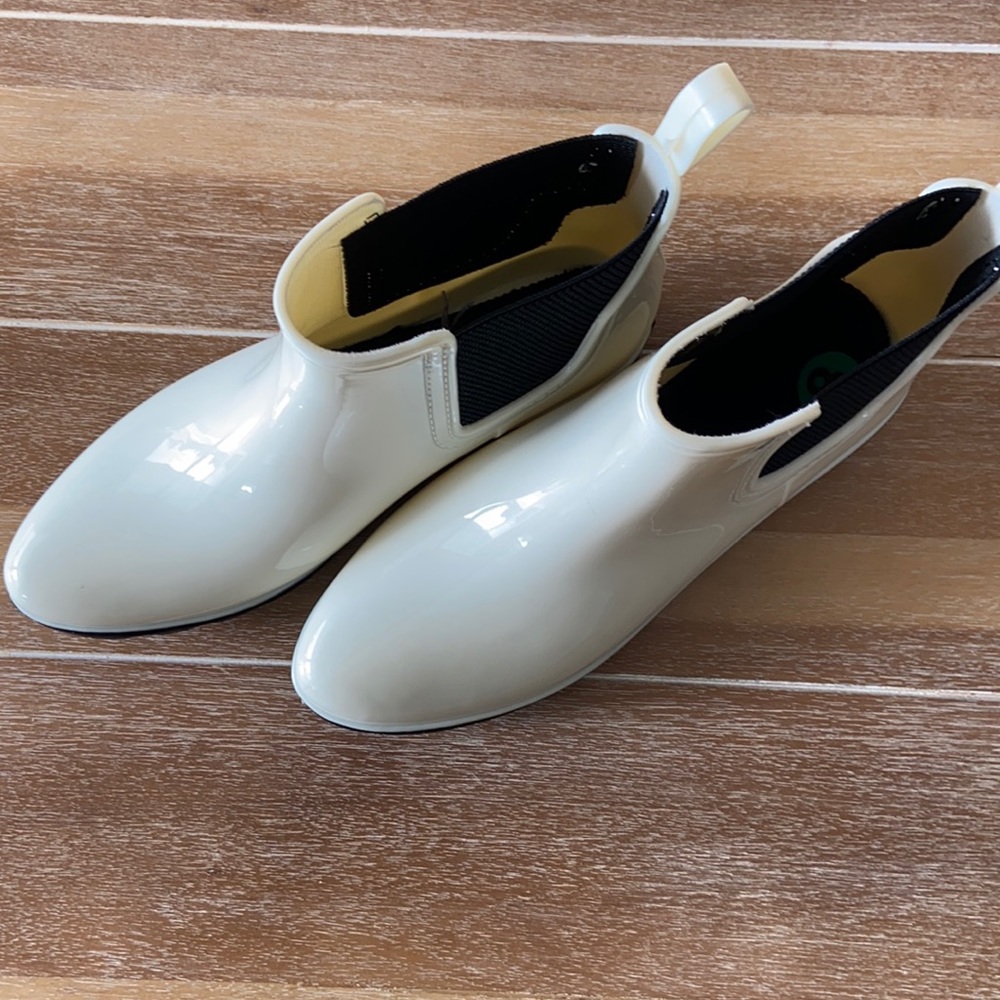 Off white rain boots